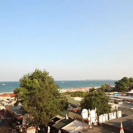 Menada Midia 阳光海滩