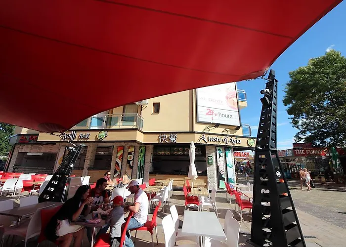 Menada Midia 阳光海滩