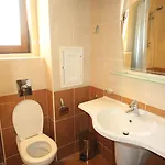 Menada Midia Lägenhet *