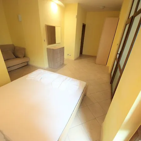 Menada Midia Apartamento