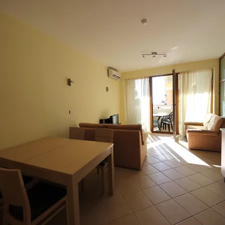 Apartamento Menada Midia