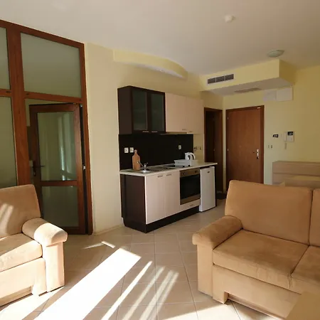 Apartament Menada Midia *