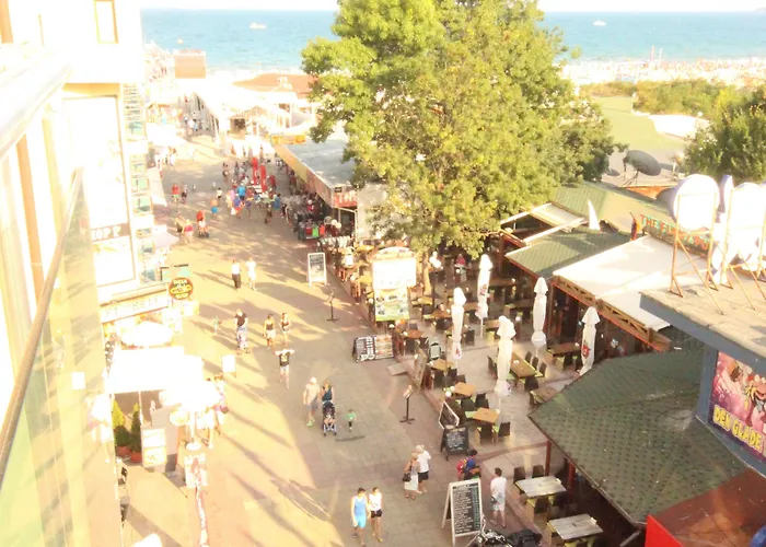 アパート Menada Midia